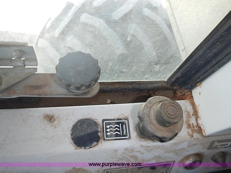 image for item J3250 1991 Gleaner R60 combine