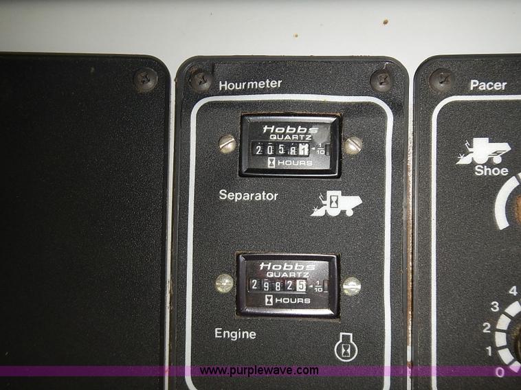 image for item J3250 1991 Gleaner R60 combine