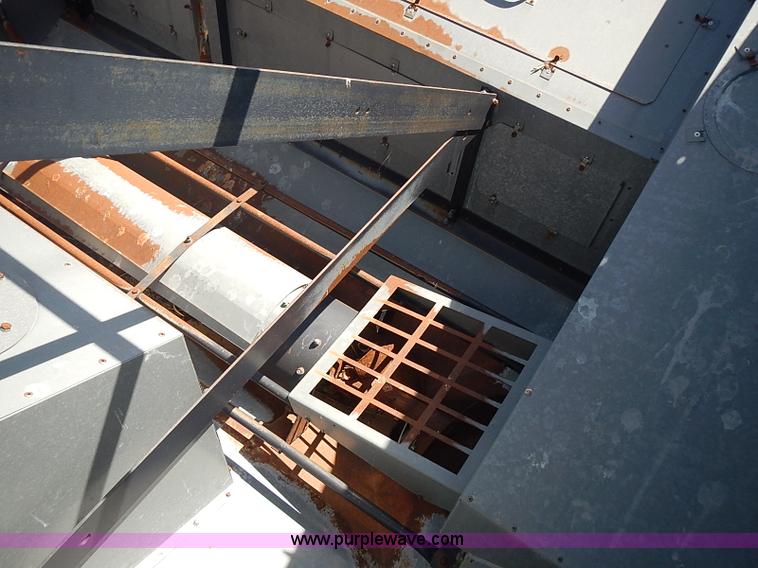 image for item J3250 1991 Gleaner R60 combine