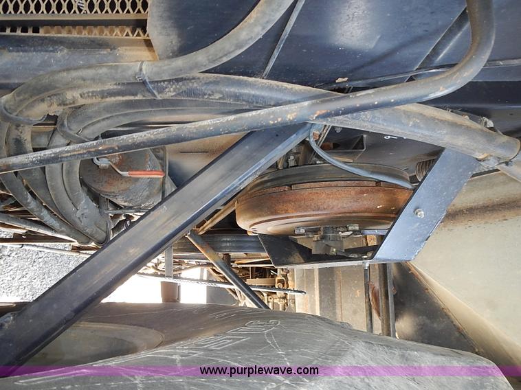 image for item J3250 1991 Gleaner R60 combine