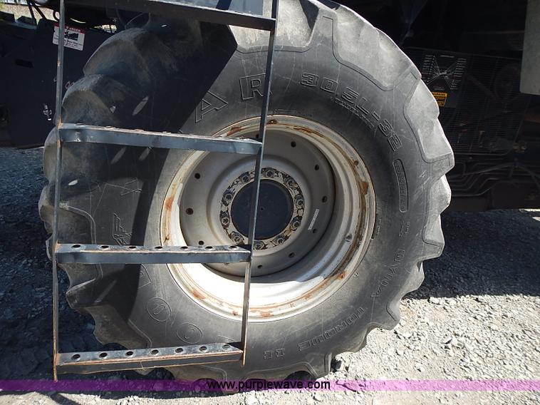 image for item J3250 1991 Gleaner R60 combine