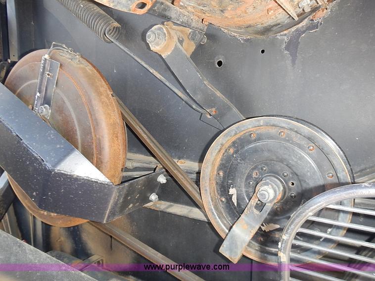 image for item J3250 1991 Gleaner R60 combine