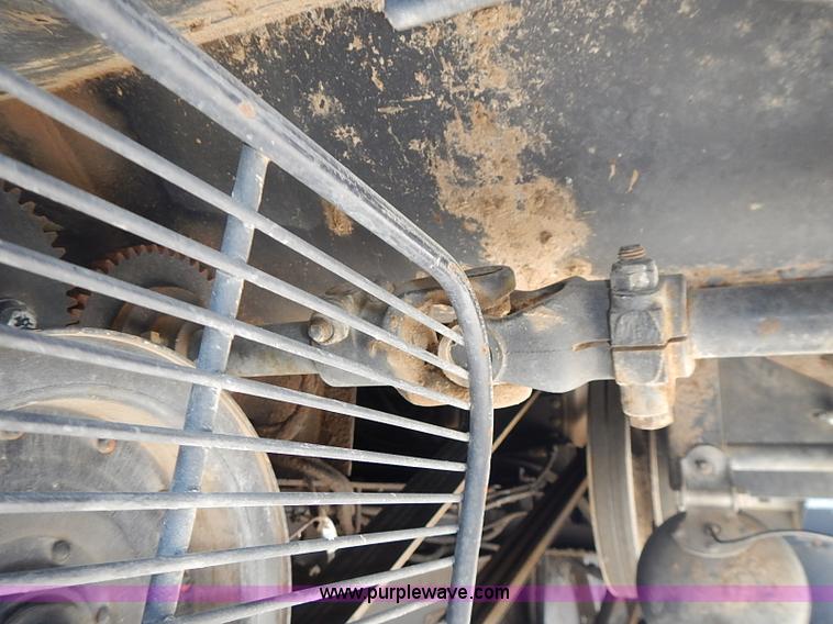 image for item J3250 1991 Gleaner R60 combine