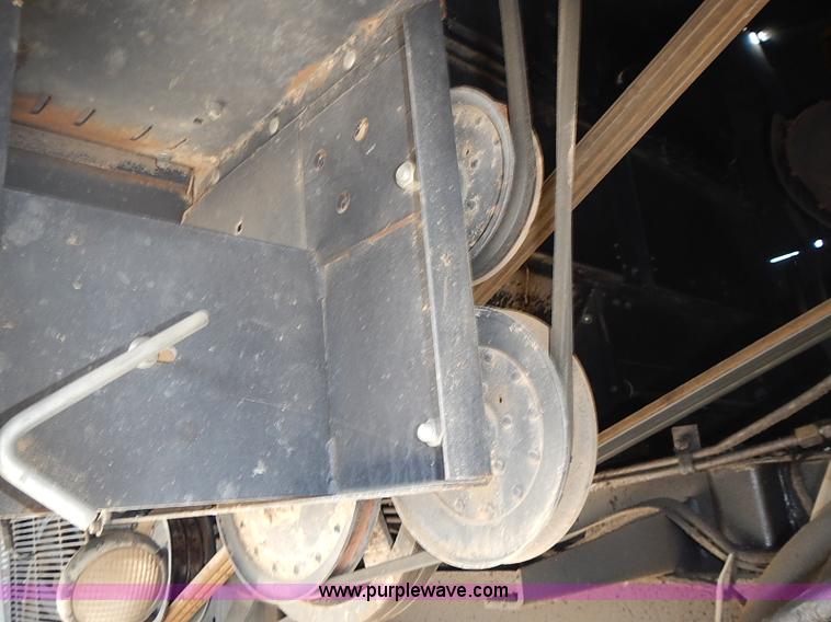 image for item J3250 1991 Gleaner R60 combine