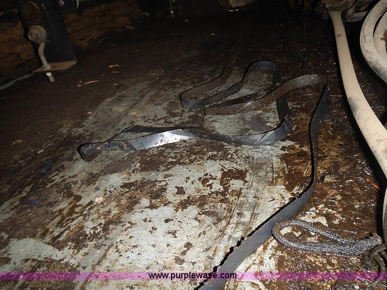 image for item J3250 1991 Gleaner R60 combine