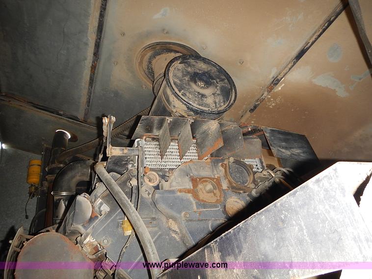 image for item J3250 1991 Gleaner R60 combine