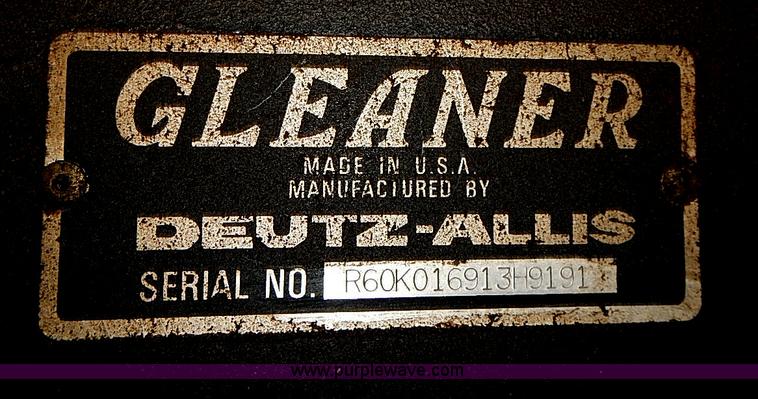 image for item J3250 1991 Gleaner R60 combine