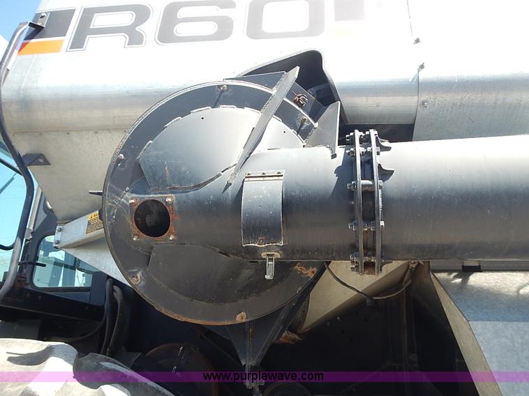 image for item J3250 1991 Gleaner R60 combine