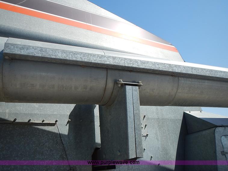 image for item J3250 1991 Gleaner R60 combine