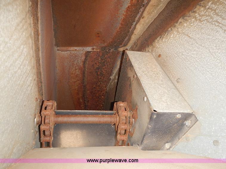 image for item J3250 1991 Gleaner R60 combine