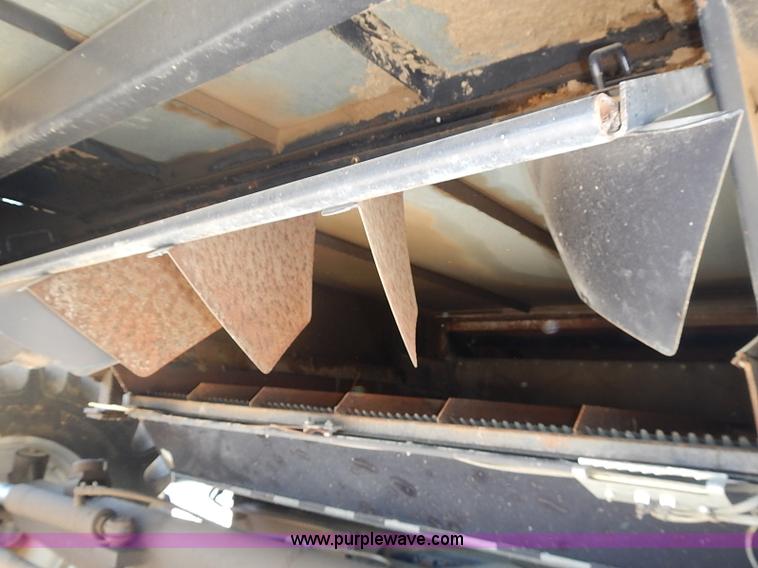 image for item J3250 1991 Gleaner R60 combine