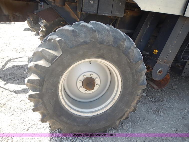 image for item J3250 1991 Gleaner R60 combine