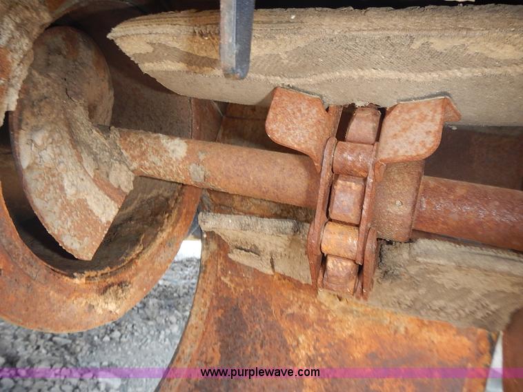 image for item J3250 1991 Gleaner R60 combine