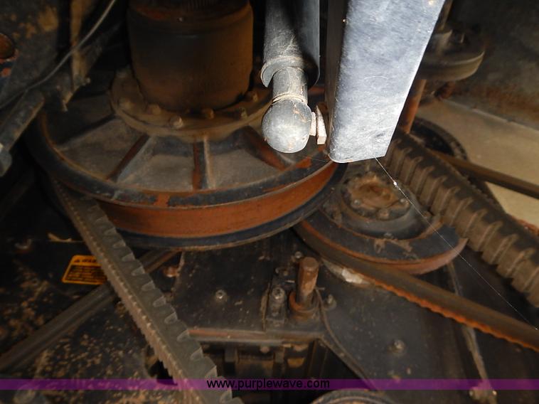 image for item J3250 1991 Gleaner R60 combine