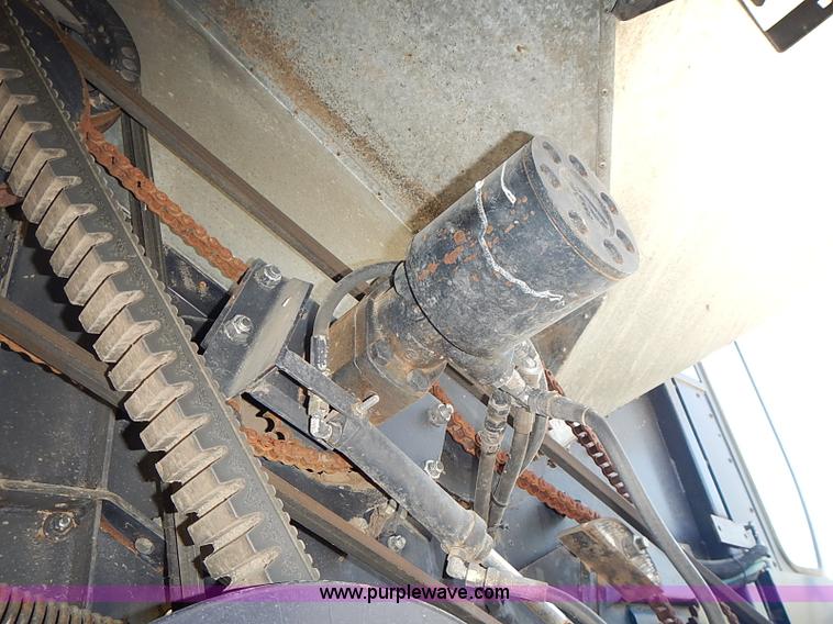 image for item J3250 1991 Gleaner R60 combine