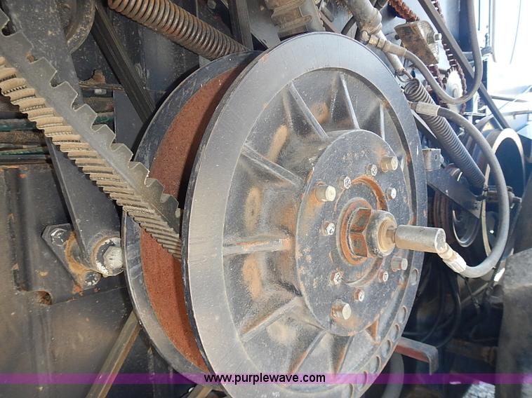 image for item J3250 1991 Gleaner R60 combine