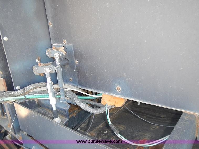 image for item J3250 1991 Gleaner R60 combine