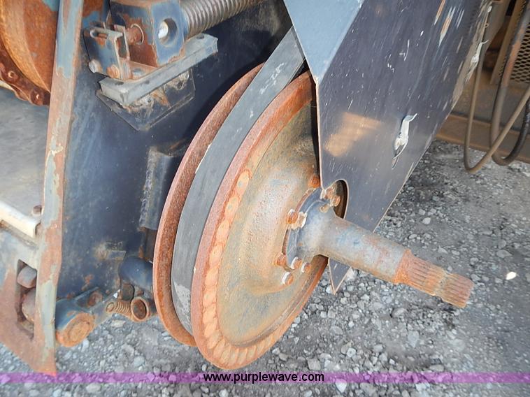 image for item J3250 1991 Gleaner R60 combine