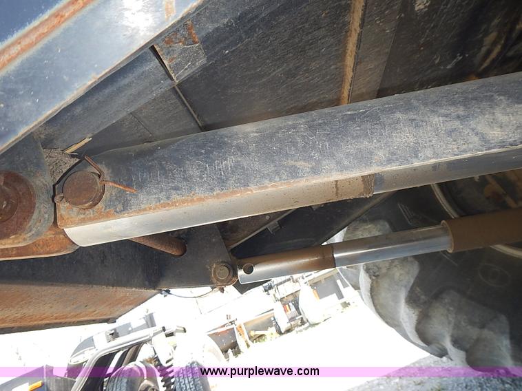 image for item J3250 1991 Gleaner R60 combine