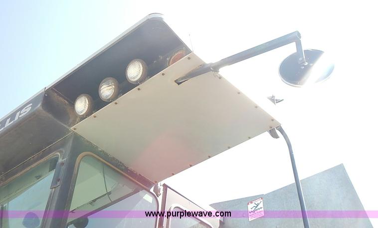 image for item J3250 1991 Gleaner R60 combine