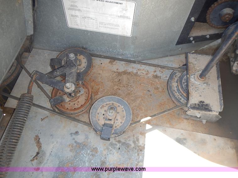 image for item J3250 1991 Gleaner R60 combine