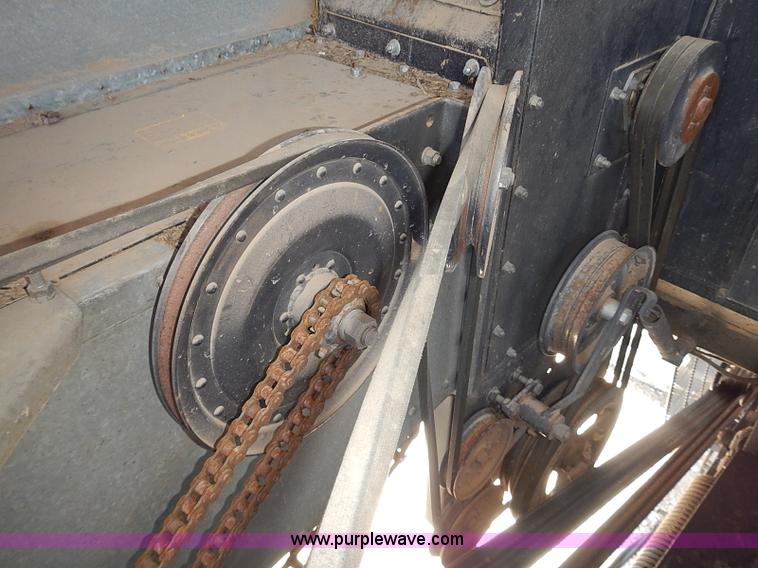 image for item J3250 1991 Gleaner R60 combine