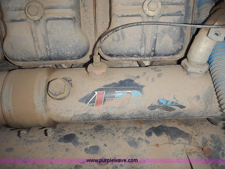 image for item J3250 1991 Gleaner R60 combine