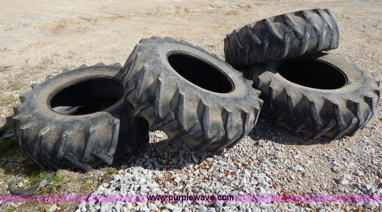 image for item Z9366 (4) Firestone All Traction Field & Road 23.1-34 tires