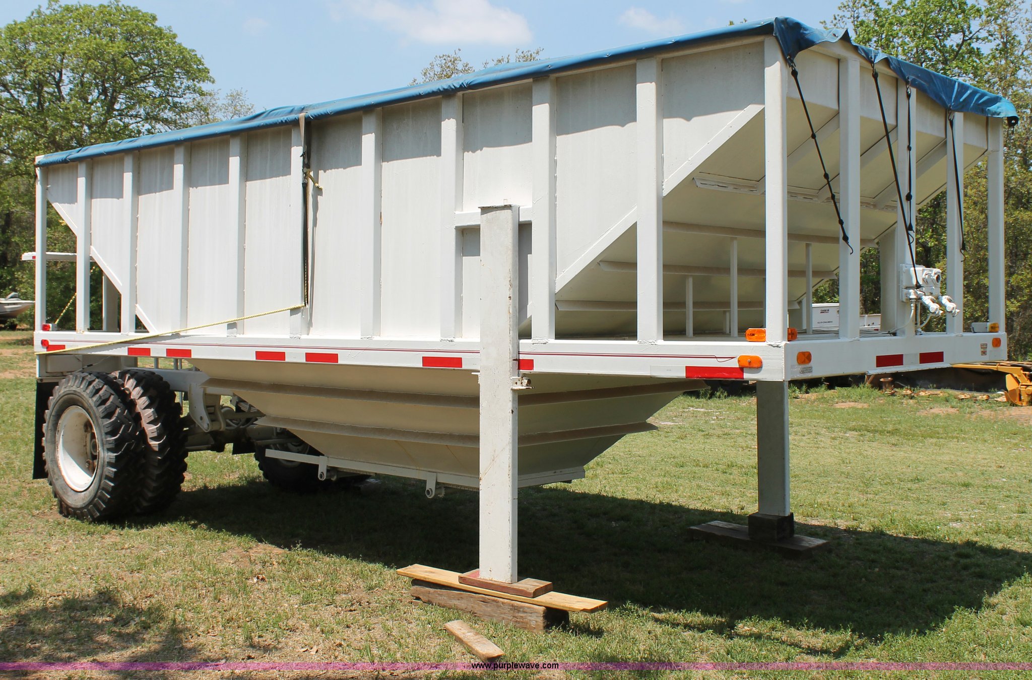 1978 Asse hopper bottom trailer in Henrietta, TX Item C3835 sold