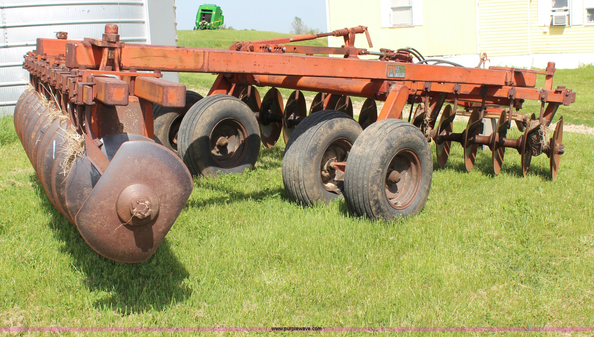Miller 10' offset disk in Leavenworth, KS Item H2667 sold Purple Wave