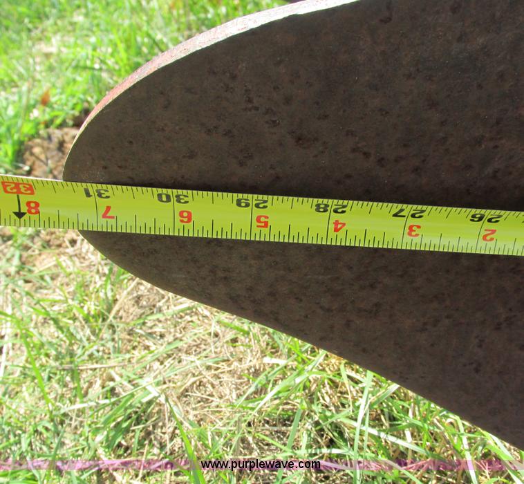 image for item AC9929 Massey-Ferguson 880 six bottom plow