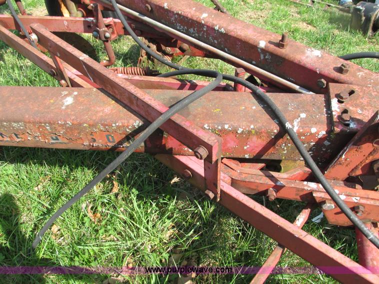 image for item AC9929 Massey-Ferguson 880 six bottom plow