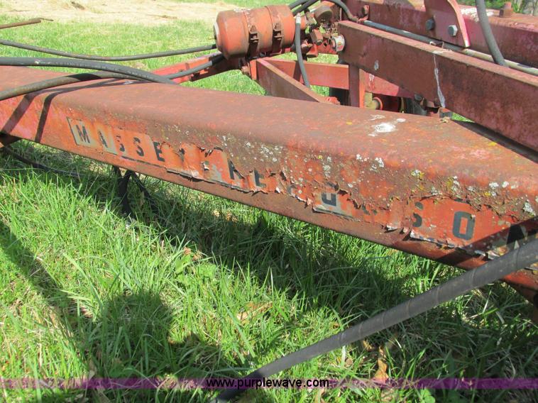 image for item AC9929 Massey-Ferguson 880 six bottom plow
