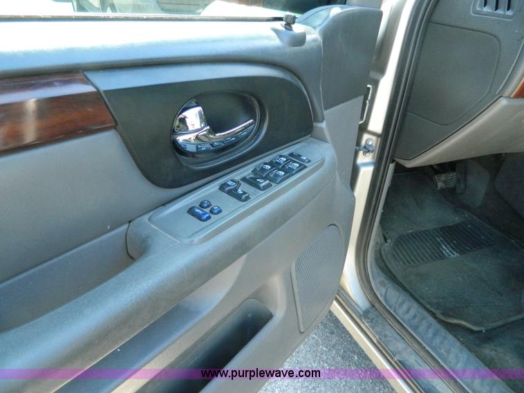 image for item AD9817 2002 GMC Envoy XL SLT SUV