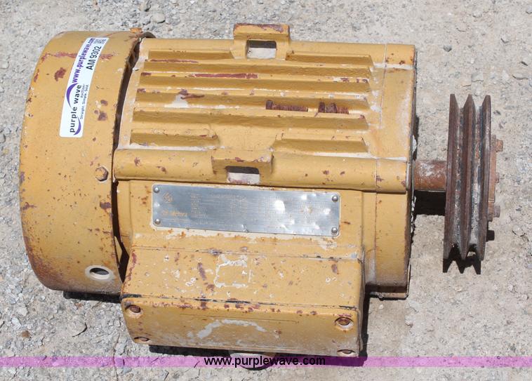 image for item AM9302 (8) assorted motors