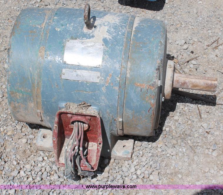 image for item AM9302 (8) assorted motors