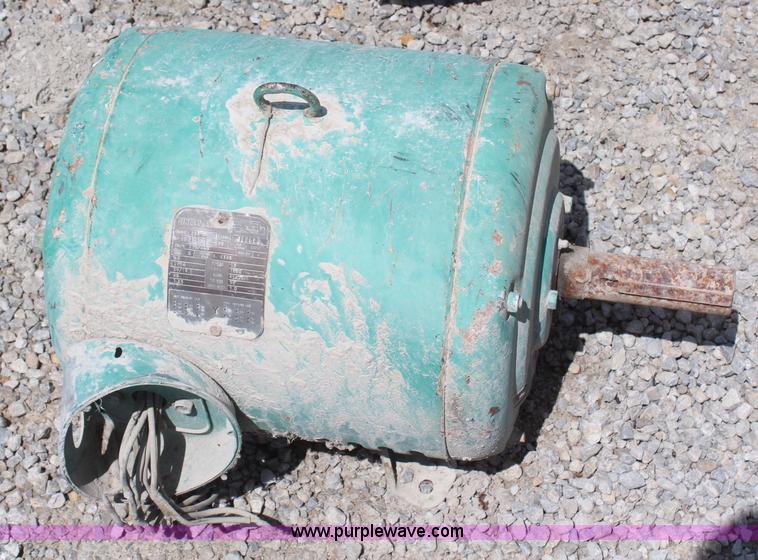 image for item AM9302 (8) assorted motors