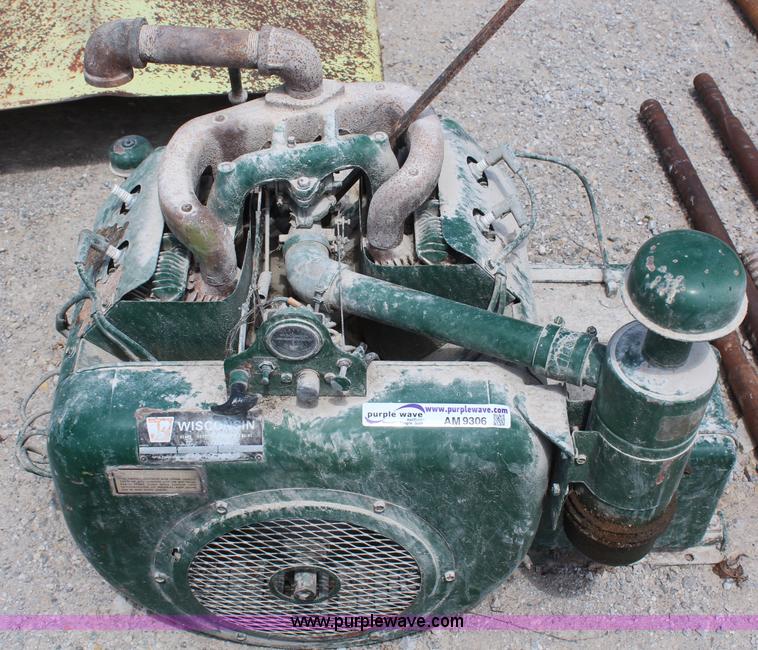 image for item AM9306 Wisconsin four cylinder gas engine