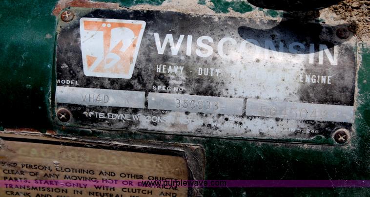 image for item AM9306 Wisconsin four cylinder gas engine