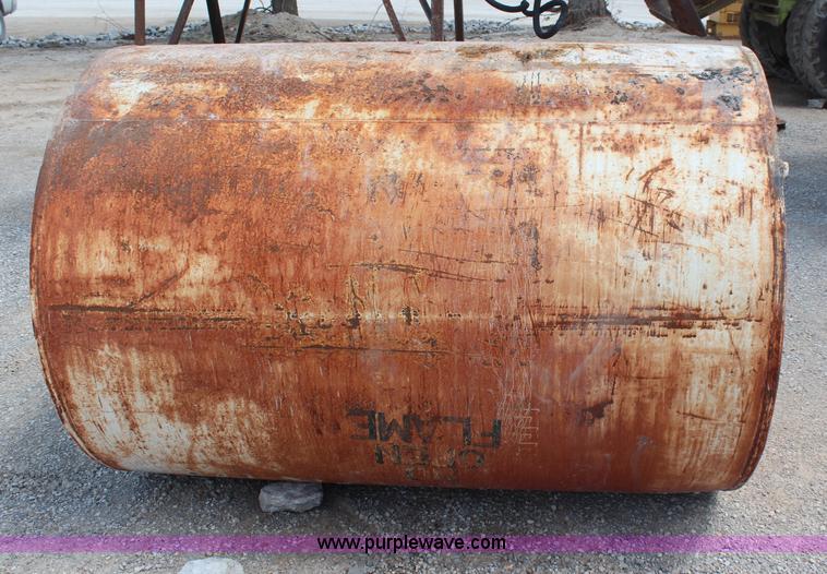 image for item AM9308 (3) fuel tanks