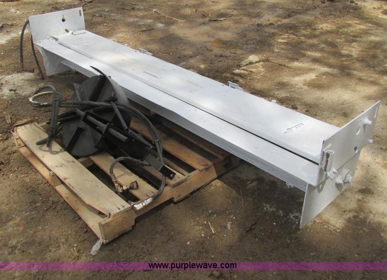 image for item AN9071 Hydraulic tailgate salt spreader