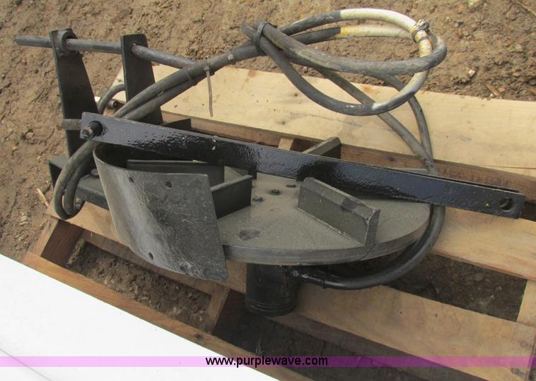 image for item AN9071 Hydraulic tailgate salt spreader