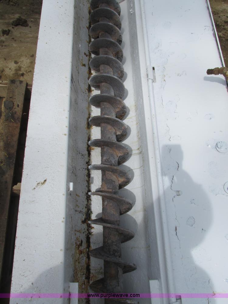 image for item AN9072 Hydraulic tailgate salt spreader