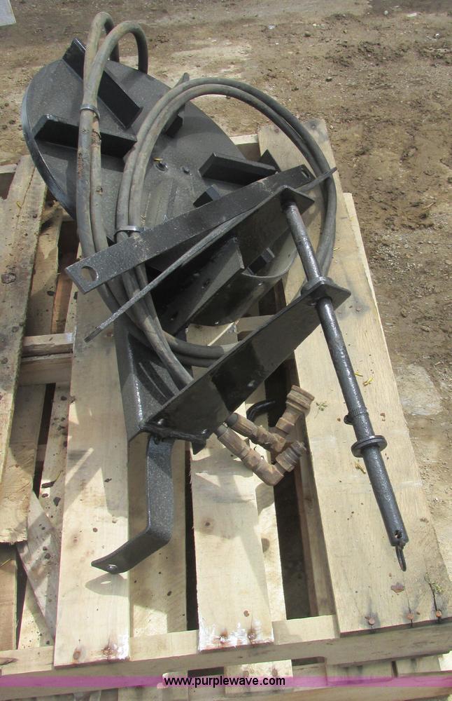 image for item AN9072 Hydraulic tailgate salt spreader