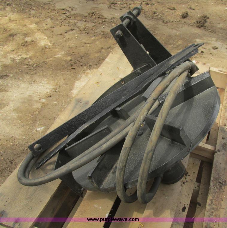 image for item AN9072 Hydraulic tailgate salt spreader