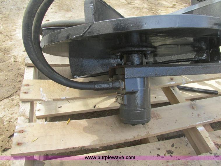 image for item AN9072 Hydraulic tailgate salt spreader