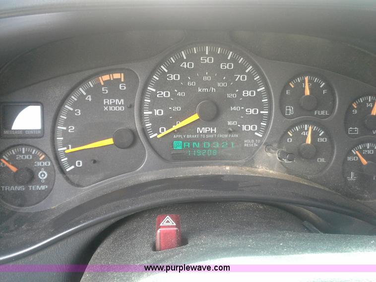 image for item AN9076 2001 Chevrolet Silverado 2500HD Crew Cab pickup truck