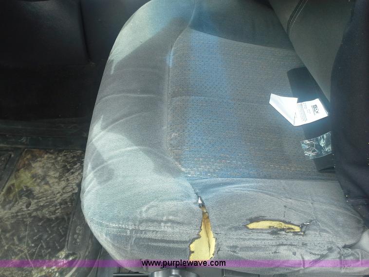 image for item AN9076 2001 Chevrolet Silverado 2500HD Crew Cab pickup truck