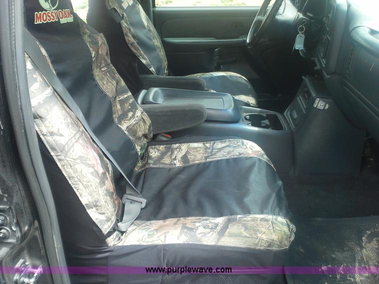 image for item AN9076 2001 Chevrolet Silverado 2500HD Crew Cab pickup truck