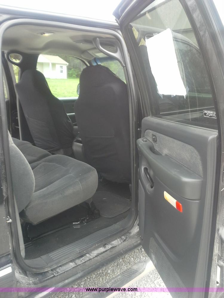 image for item AN9076 2001 Chevrolet Silverado 2500HD Crew Cab pickup truck